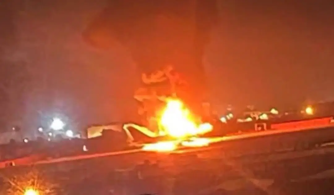 İsrail vurdu, uçaklar alev aldı... 