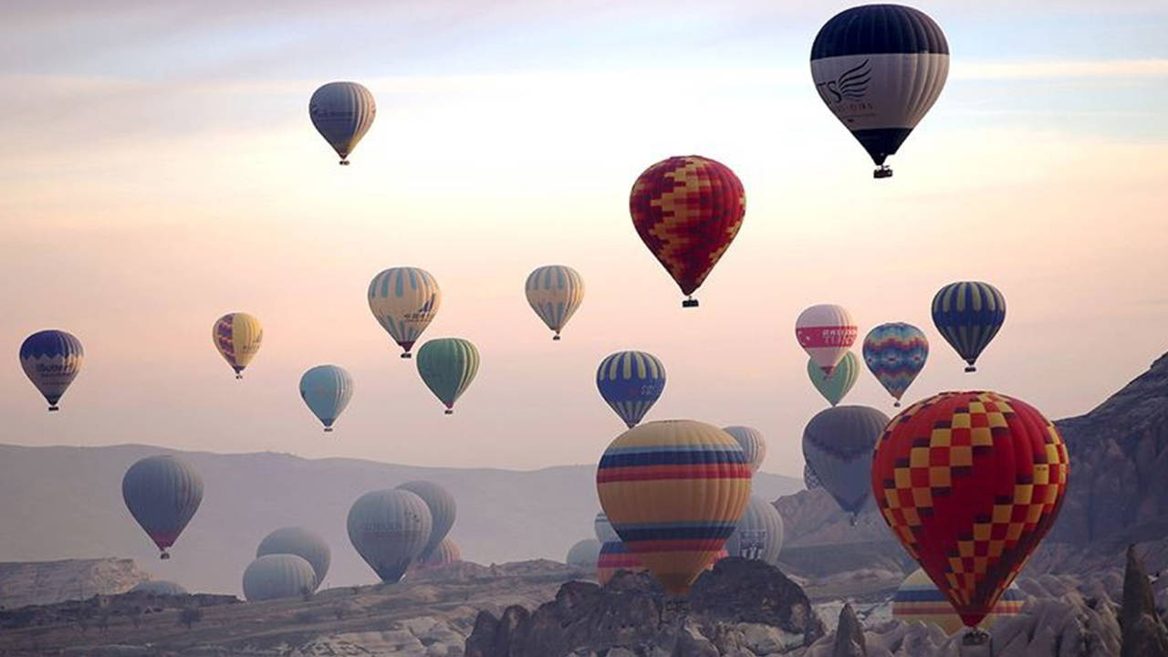 Kapadokya'da 'hava şartları' nedeniyle balon turları iptal edildi