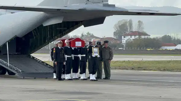 Şehitler memleketlerine uğurlandı