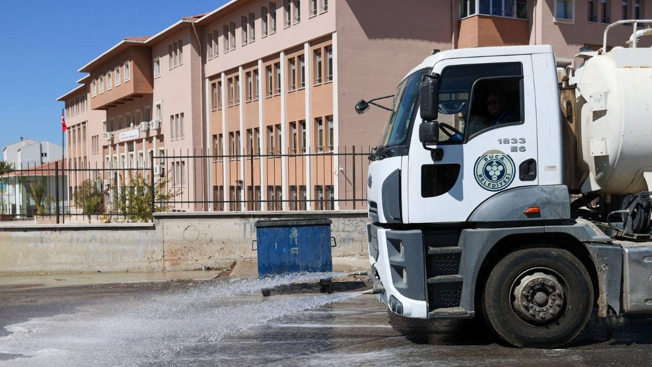 Buca’da 24 saat kesintisiz temizlik