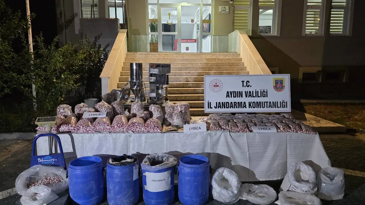 Didim'de sentetik hap imalathanesine baskın: 100 milyon TL değerinde ürün ele geçirildi