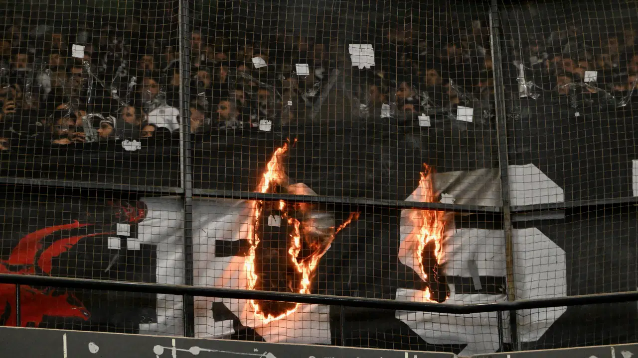Beşiktaş'tan tribünde çıkan olaylar hakkında açıklama: 'Her bir taraftarımız evine sağ salim ulaşana dek...'