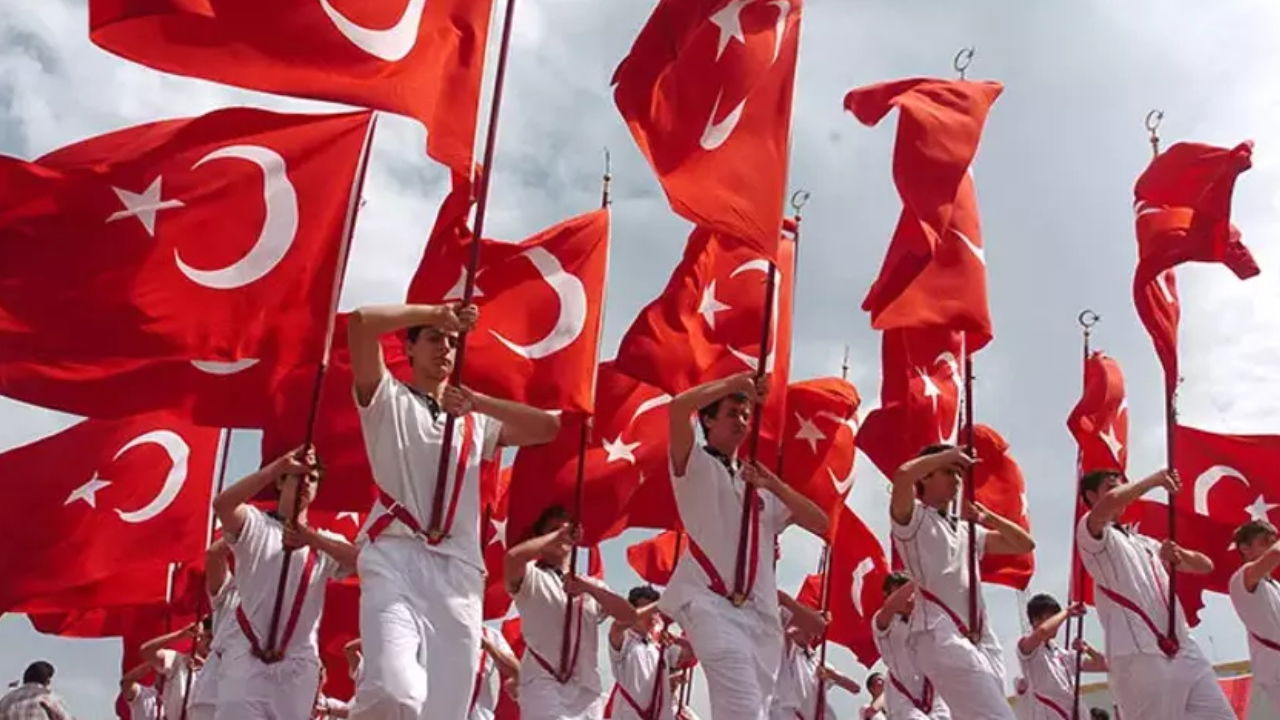 Siyasi partilerden 19 Mayıs Atatürk’ü Anma, Gençlik ve Spor Bayramı mesajları