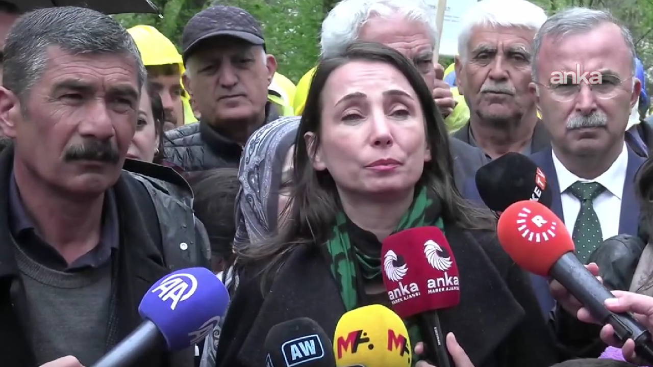 Tülay Hatimoğulları'ndan açlık grevindeki madencilere ziyaret: 'Doruk Maden işçilerinin yanındayız'