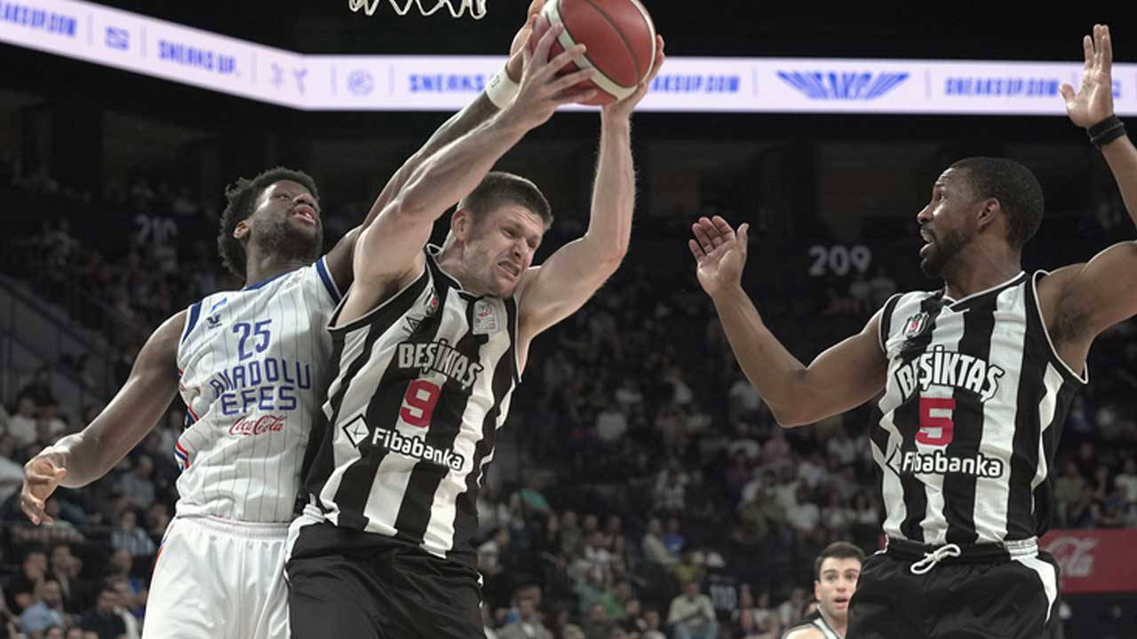 Beşiktaş, final umudunu son maça taşıdı!