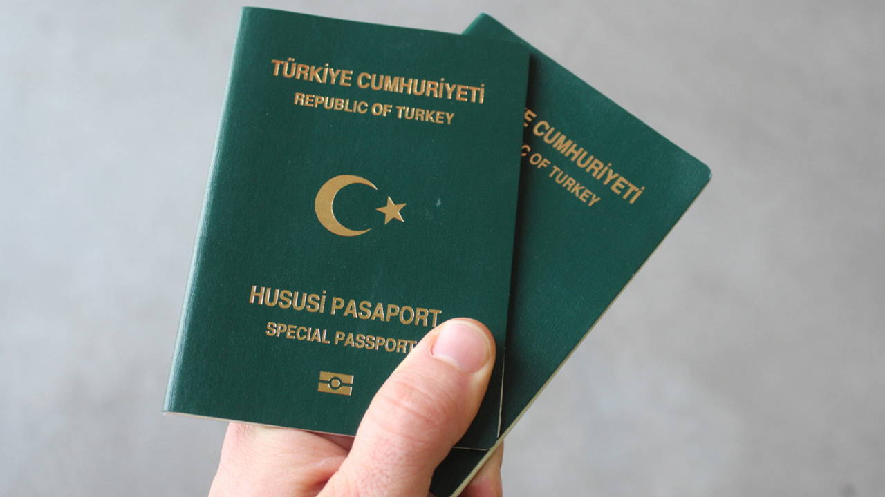 Yeşil pasaport için yeni teklif: 6 meslek grubuna daha vizesiz seyahat yolu