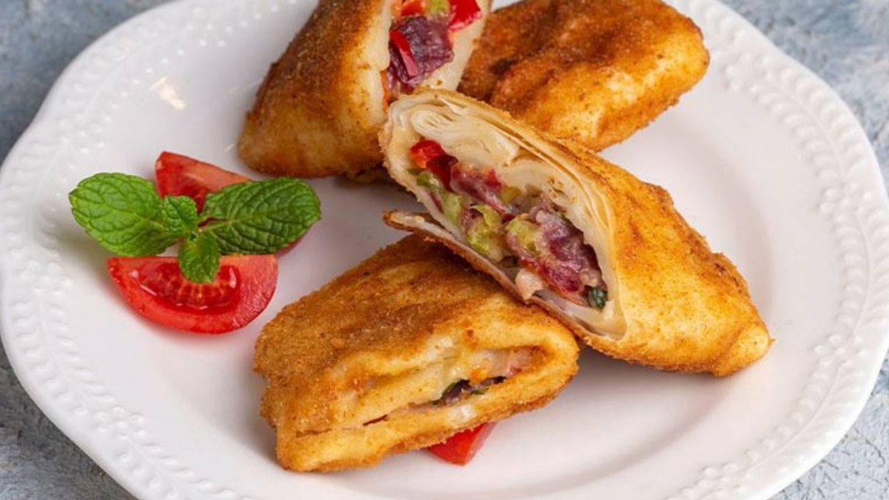 Çay saatlerinin gözdesi: Klasik paçanga böreği tarifi