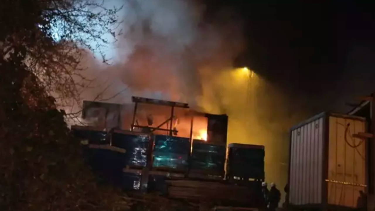 Üsküdar’da işçi konteyneri alev alev yandı