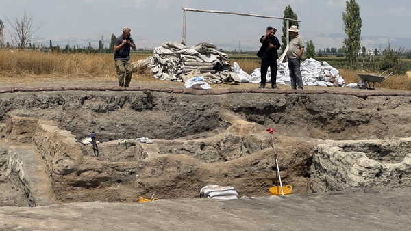 Çatalhöyük kazılarında dikkat çeken keşif: En büyüğü 6 aylık 8 bebek iskeleti bulundu!