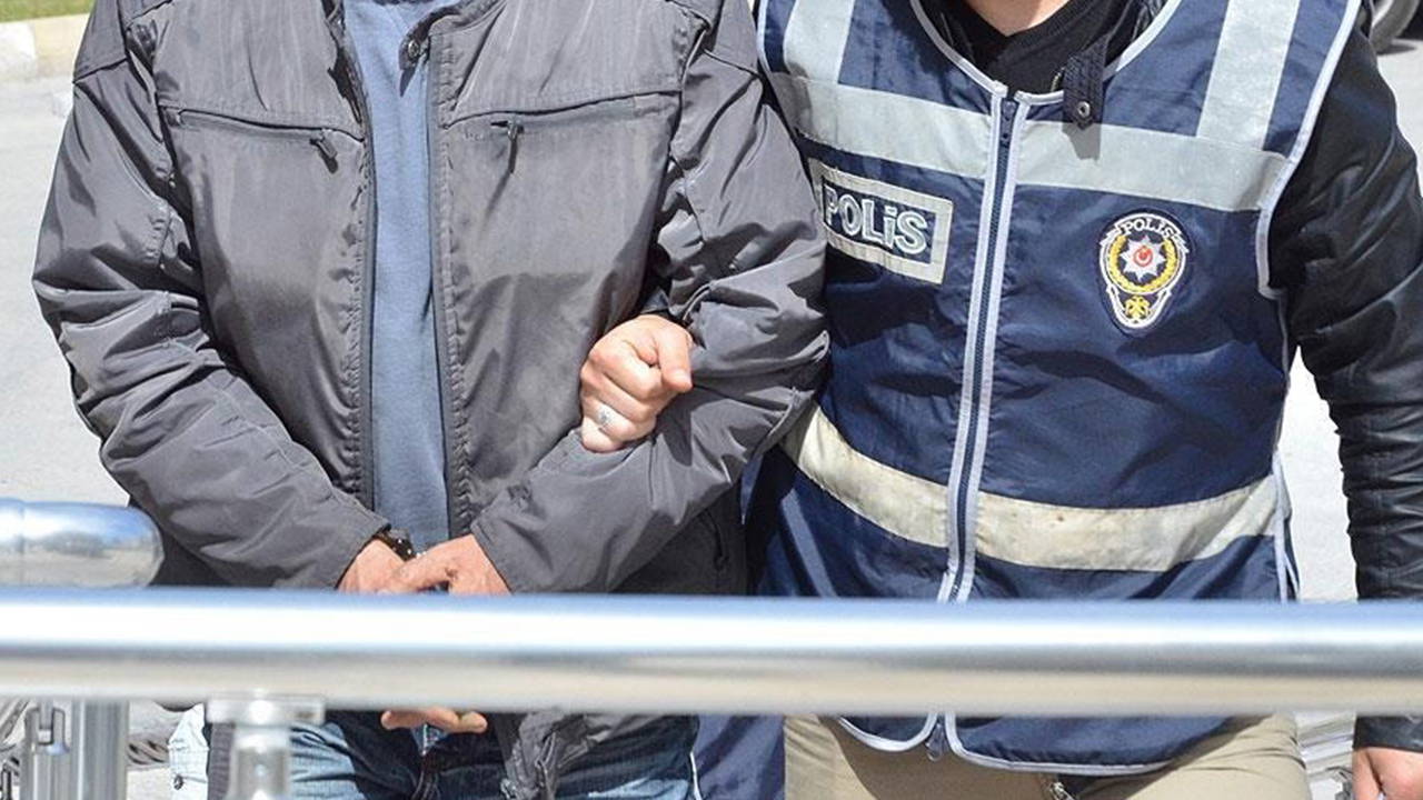 Hırsızlık suçundan aranıyorlardı: 2 firari hükümlü Divriği'de yakalandı