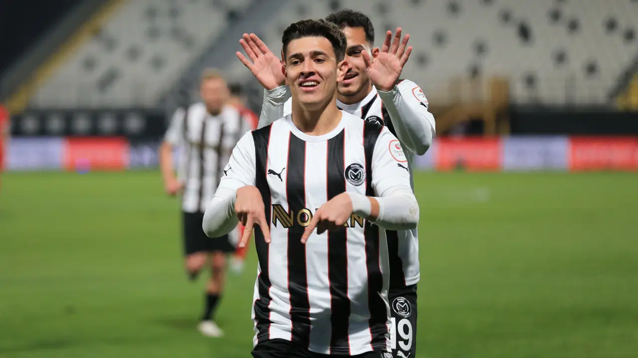 Manisa FK 10 kişi kalan Boluspor'a acımadı!