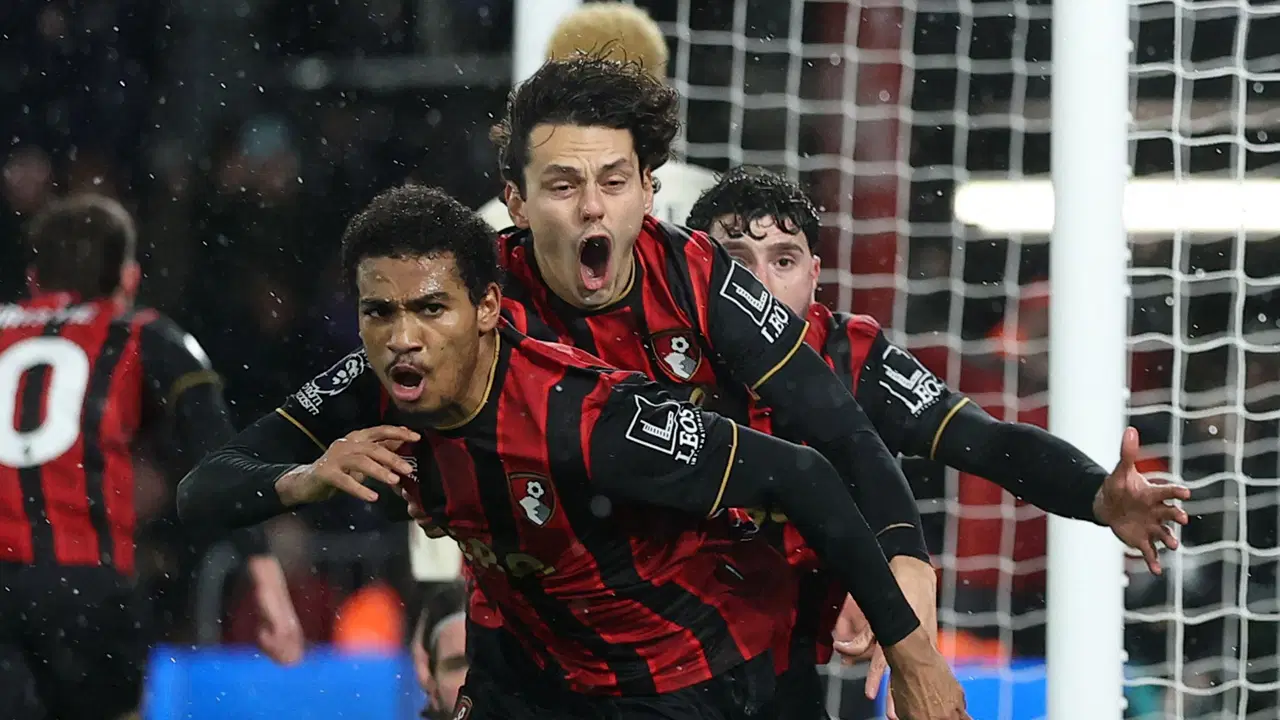 Bournemouth son dakikada Liverpool'u yıktı
