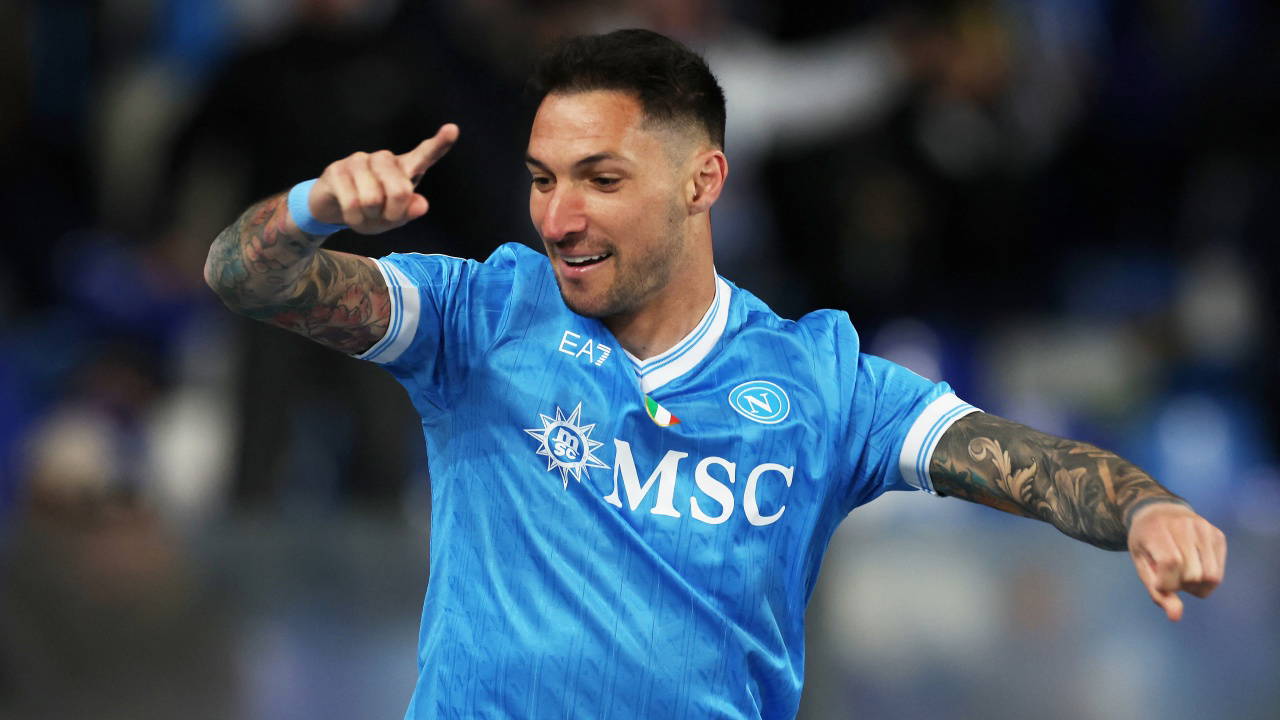 Zirve yarışında Napoli'den Milan'a çelme!