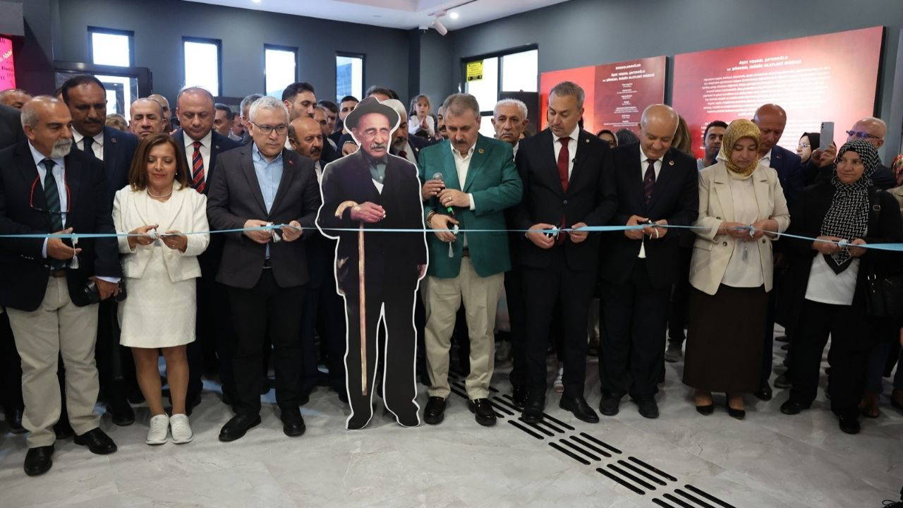 Âşık Veysel ve Yöresel Müzik Aletleri Müzesi Sivas’ta açıldı