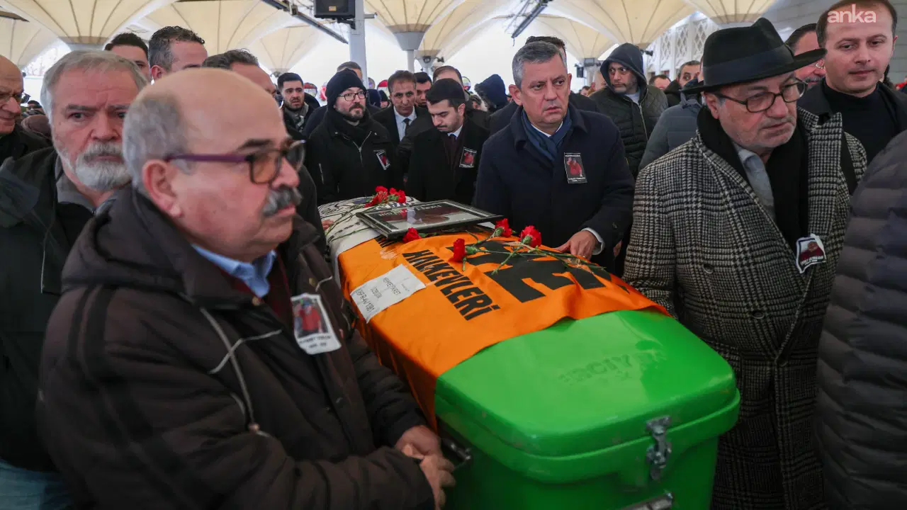 Özgür Özel, Mehmet Fikret Özbilgin’in cenazesine katıldı