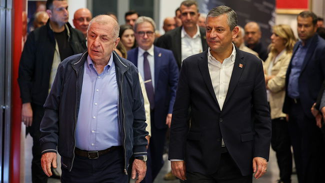 Özgür Özel'e gece yarısı ziyareti
