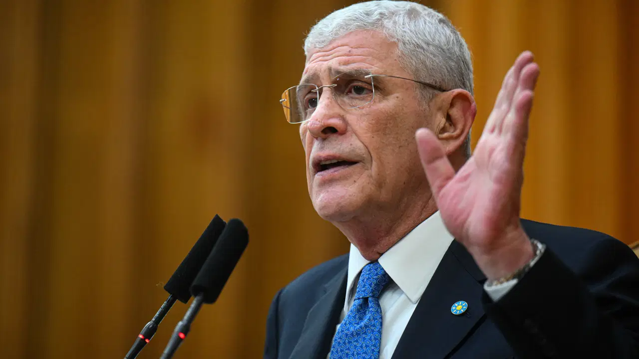 Dervişoğlu, medya sahiplerine seslendi: 'Aklınızı başınıza toplayın!'