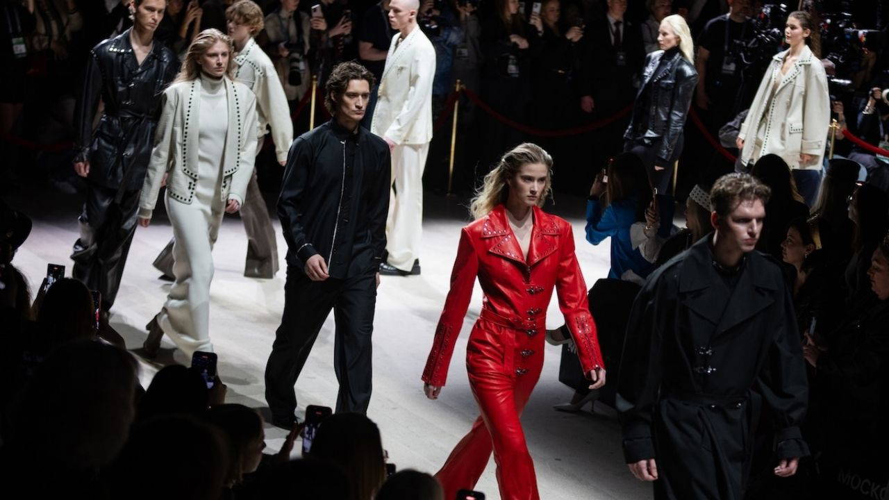 Tasarımcı Emre Erdemoğlu Moskova Moda Haftası’nda güçlü bir iz bıraktı