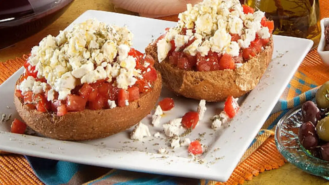 Dünyanın en iyi salatası seçildi: Dakos salatası tarifi