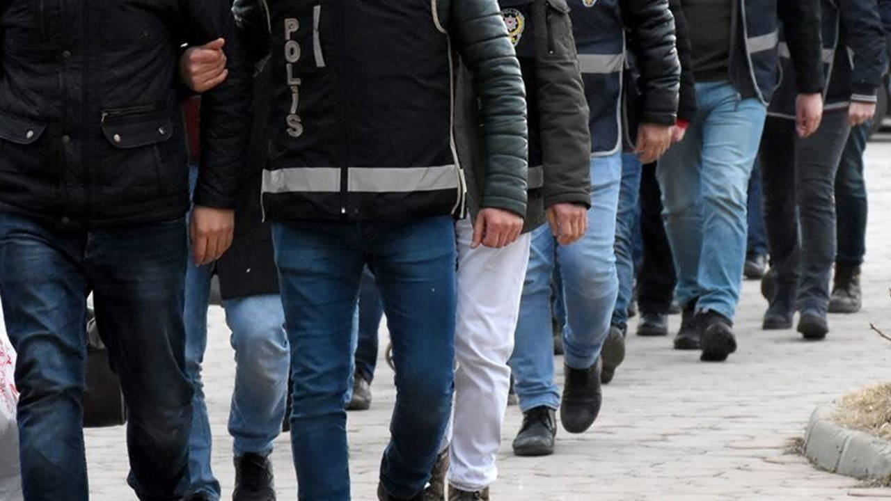 İstanbul'da 'suç örgütü' operasyonu: 14 gözaltı