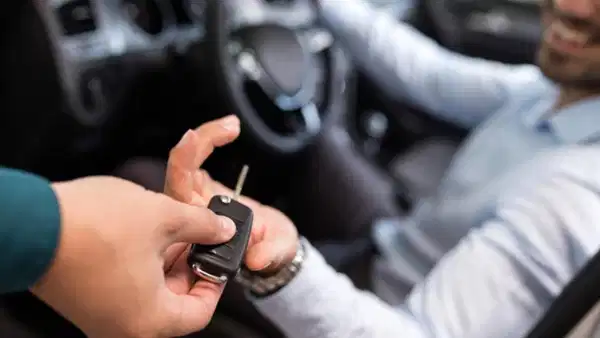 İstanbul merkezli operasyonda 21 şüpheli gözaltına alındı, sahte ekspertiz ve kilometre düşürme iddiası