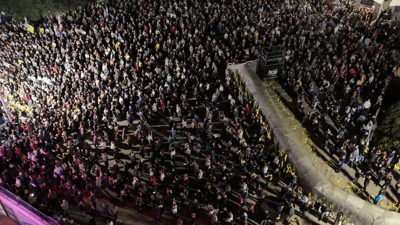 Tel Aviv’de binlerce kişi toplandı: ‘Bağımsız soruşturma komisyonu kurulsun’