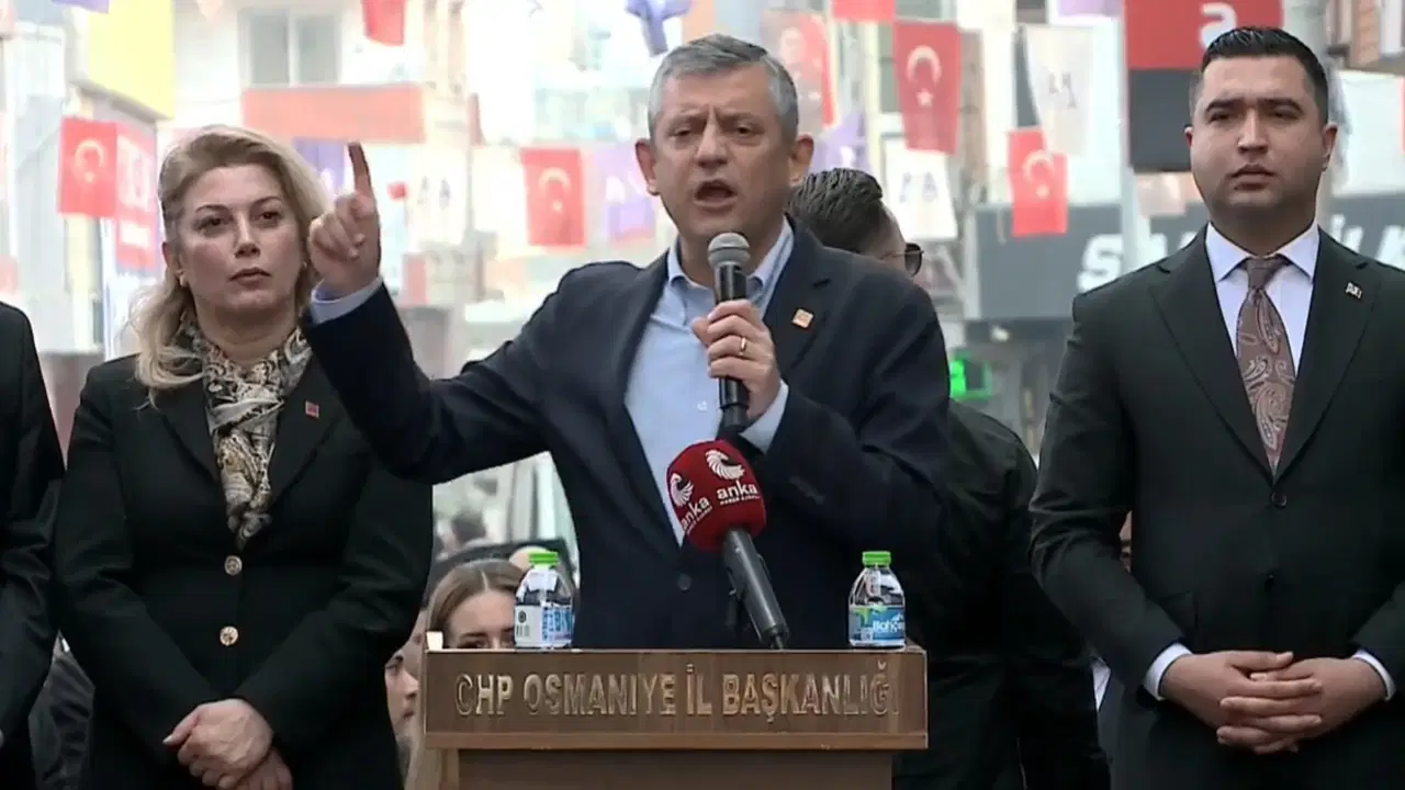 Özgür Özel'den, Bahçeli'nin memleketinde dikkat çeken sözler! 6 Şubat'ta askerin neden sahaya geç çıktığını açıkladı: 'Bir danışman Saray'da demiş ki...'