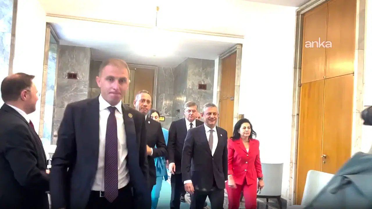 YENİ Parti 'çerçeve yasa' konulu kapalı grup toplantısı yaptı