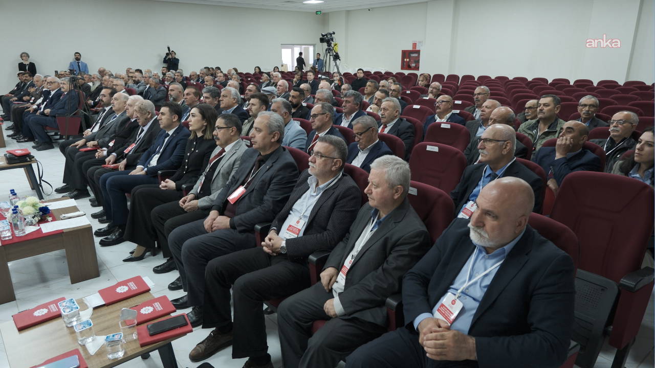 Tunceli’de 'Dedeler Zirvesi': 'Diyanet bütçesinin üçte birini de bize verseler ne olur?'