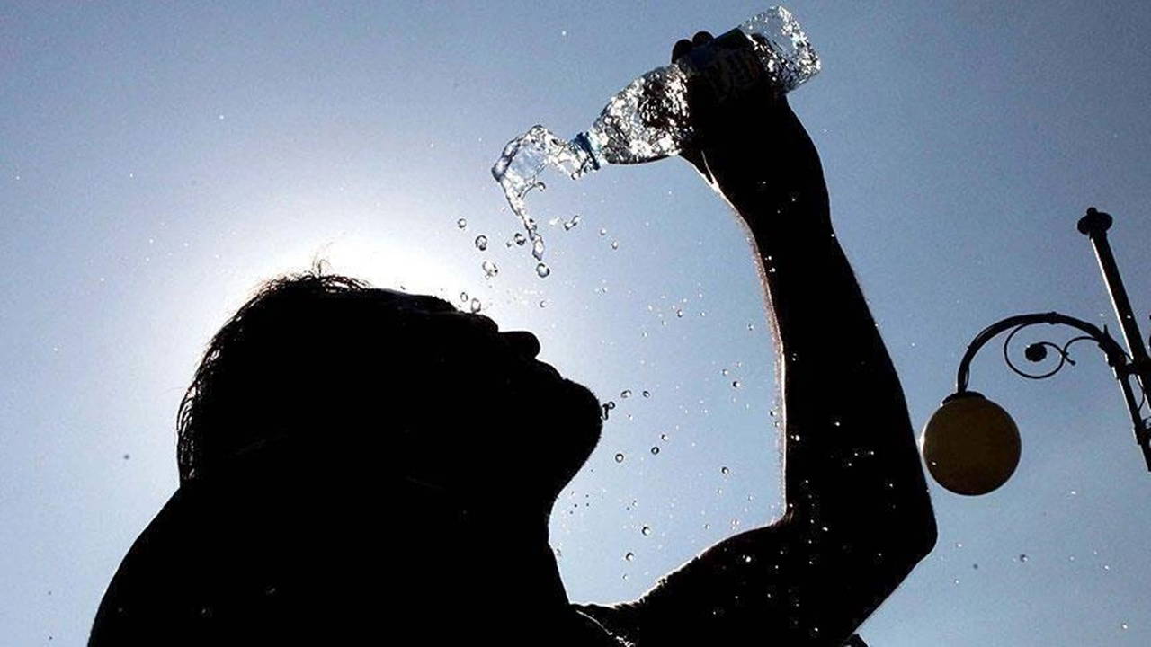 Türkiye kavruluyor, Meteoroloji yüksek sıcaklıklar '2 Ağustos'a kadar sürecek' dedi, uzmanlar uyardı: ‘Güneş çarpması ölümlere neden olabilir’