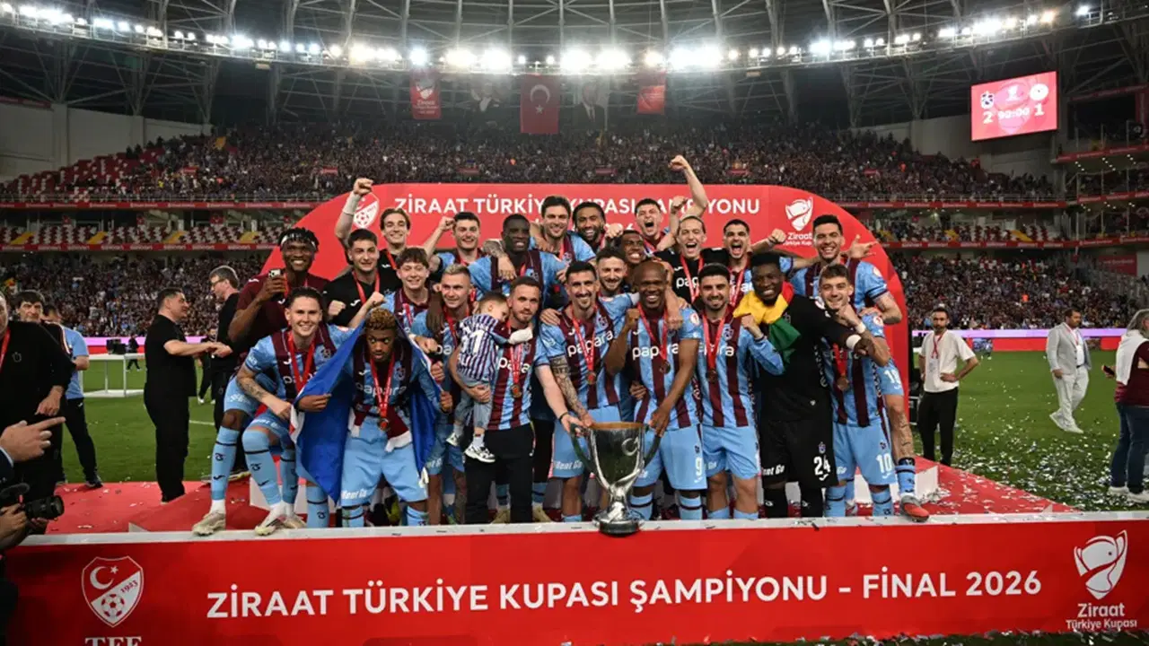 Trabzonspor, iki futbolcusuna veda etti