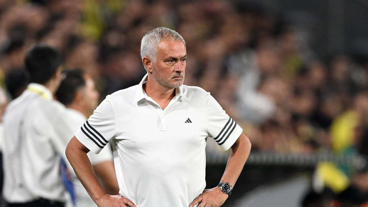 Premier Lig ekibi Jose Mourinho'yu radarına aldı! 