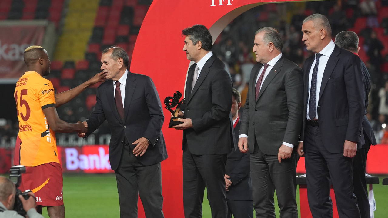 Serhat Doğan seremonide elini sıkmadı: Galatasaray'dan TFF'ye tepki!