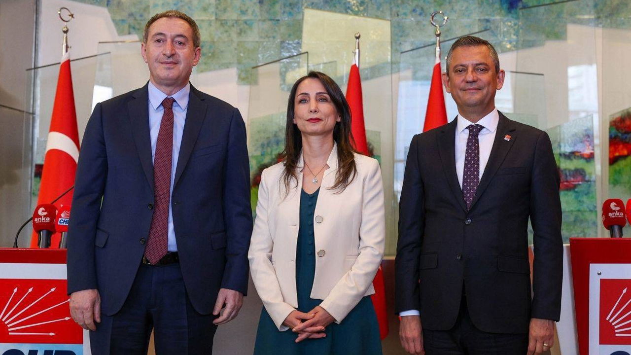 'Süreç' turları sürüyor... PKK'nin 'fesih' kararı sonrası DEM Parti'den CHP'ye ilk ziyaret
