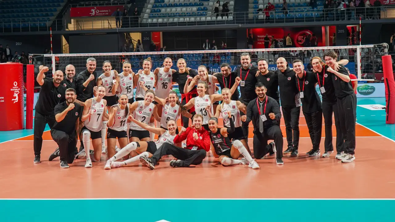 Türk Hava Yolları pes etmedi: Galatasaray'ı 2-0'dan geriden gelerek yendi!
