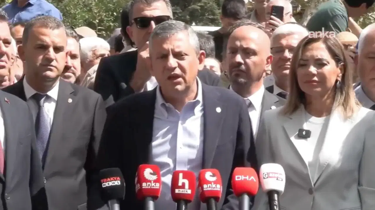 Son Dakika... Özgür Özel'den 'Üsküdar' çıkışı: 'Millet gözaltındayken kapkaç yapacaklar!'