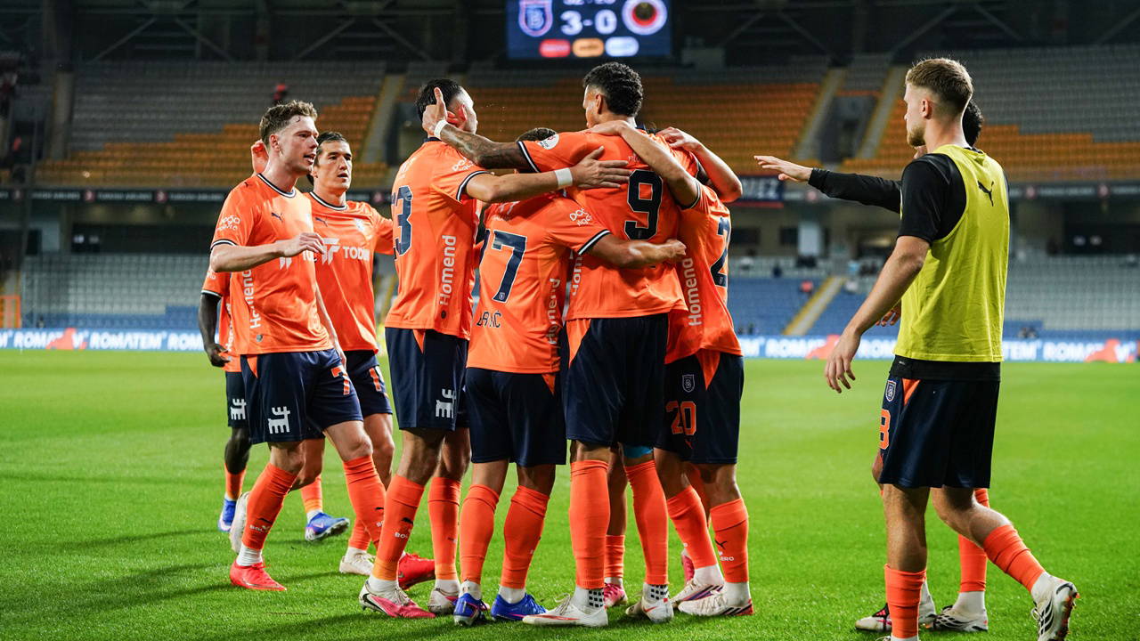 Başakşehir galibiyet hasretini 4 golle sonlandırdı
