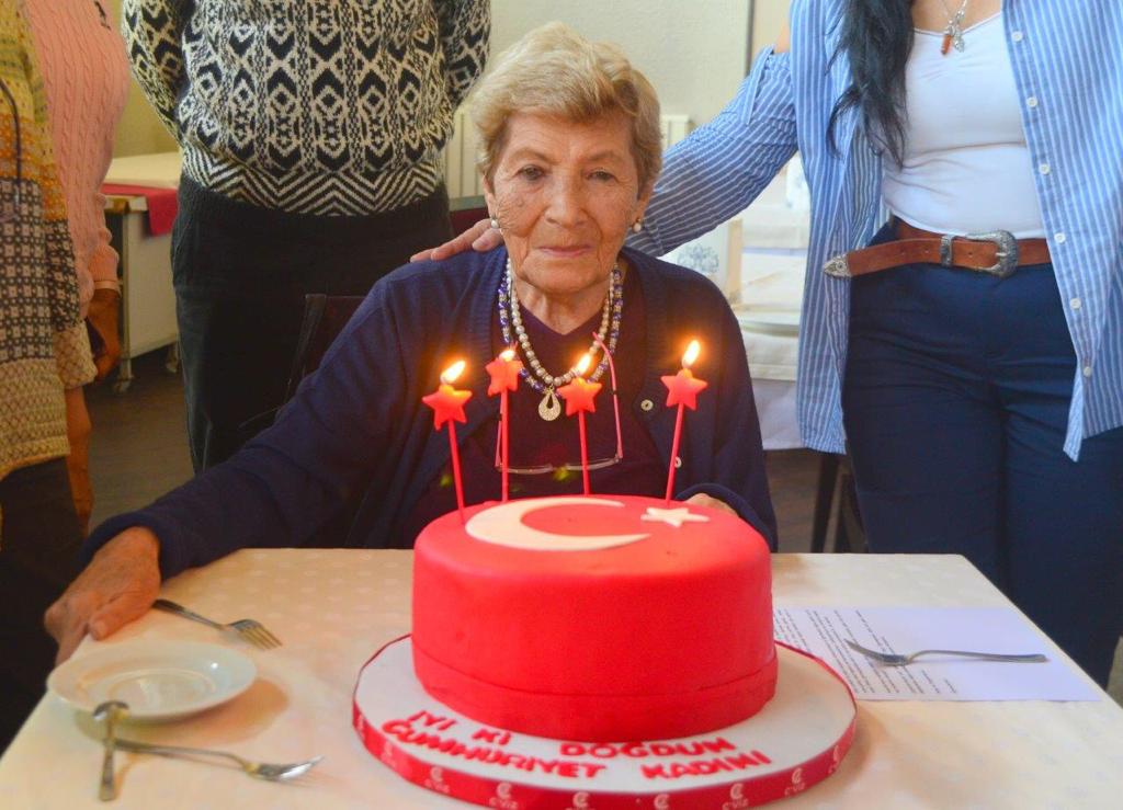 Cumhuriyetin yetiştirdiği ilk kadın öğretmenlerden Tangil, yaşamını yitirdi: Unutulmayacak bir cumhuriyet kadını