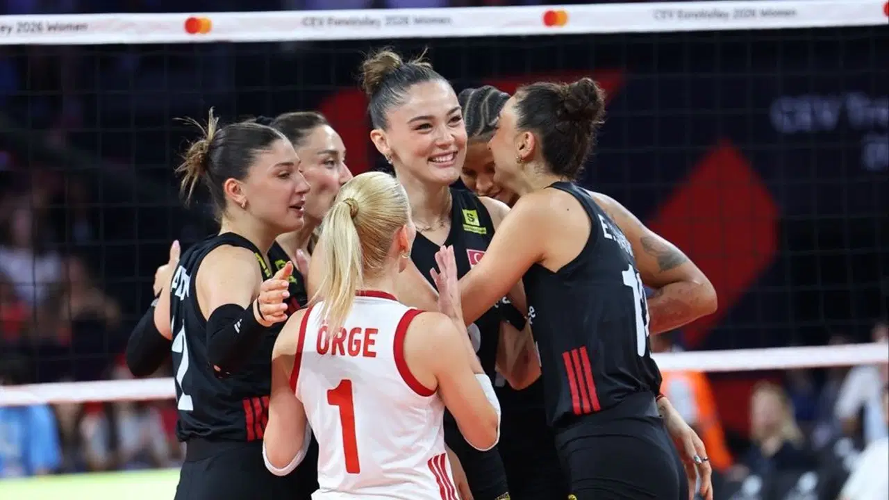 Slovenya'yı mağlup ettik... Filenin Sultanları'ndan Avrupa Şampiyonası'nda 2'de 2