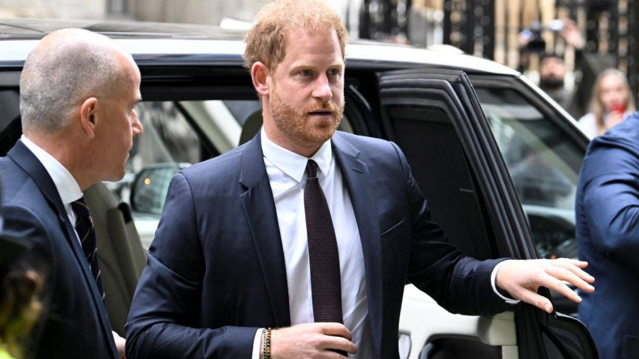 Kraliyet Ailesi'nde sular durulmuyor: Prens Harry, Buckingham Sarayı'na davet edilmedi