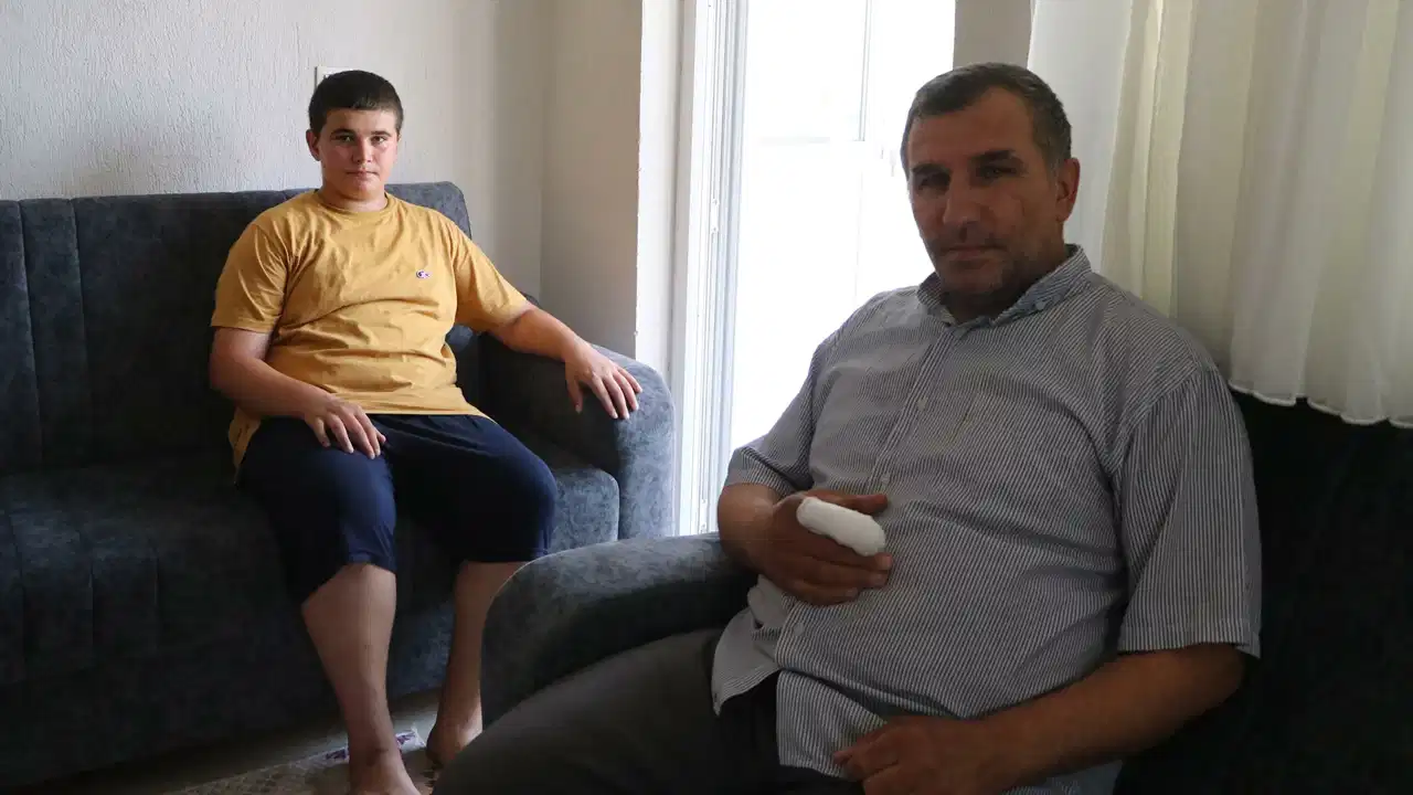 'Eğlence olsun' diye eve torpil attılar: Baba ve oğlu yaralandı!