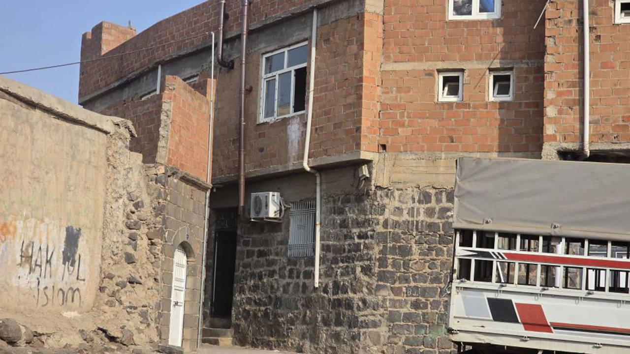 Şanlıurfa'da bir evde silahlı çatışma: 1 kişi öldü, 8 gözaltı var!