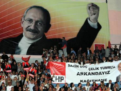 Komşuda isyan: 3 ölü