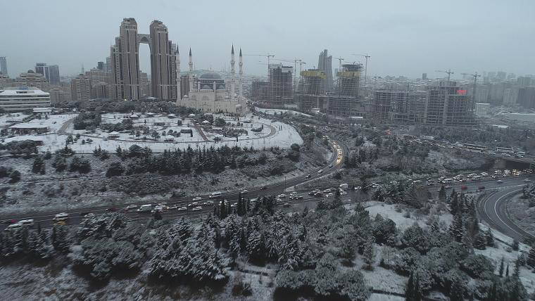 İstanbul’u kaplayan beyaz örtü havadan görüntülendi