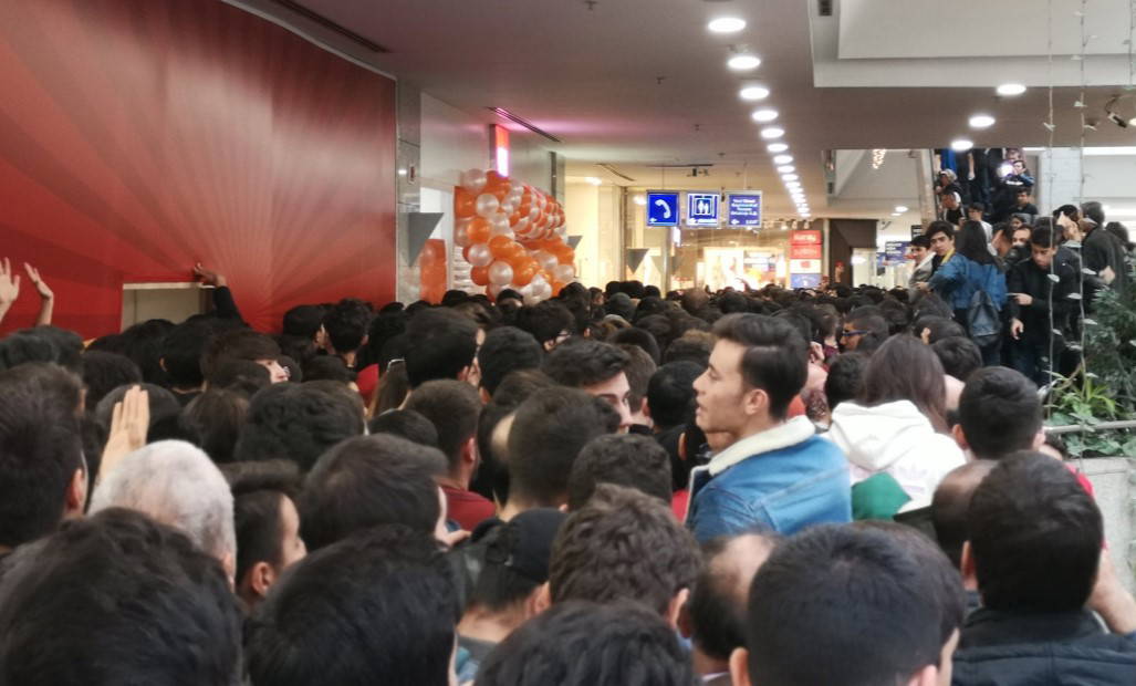 Ankara'da izdiham nedeniyle mağaza açılışı iptal edildi