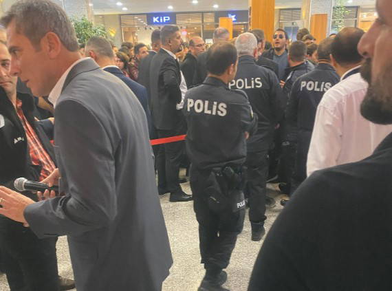 Ankara'da izdiham nedeniyle mağaza açılışı iptal edildi