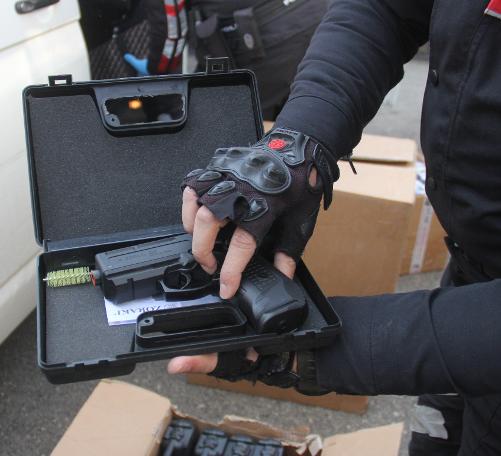 Ticari araçtan cephanelik çıktı