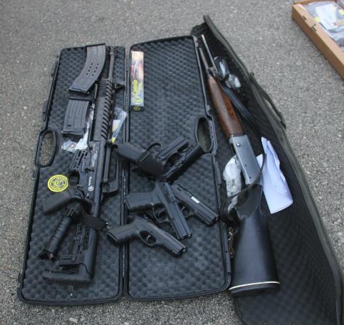 Ticari araçtan cephanelik çıktı