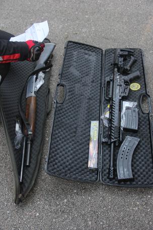 Ticari araçtan cephanelik çıktı