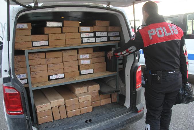 Ticari araçtan cephanelik çıktı